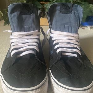 This is a size 12 high top van .